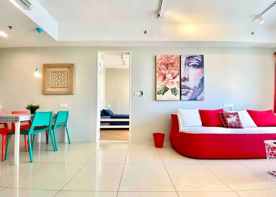 Апартаменты Tropicana 218 Macalister #Wondercolor #Infinity Pool #Georgetown #5Pax #2Br 2Bath #1King 1Queen 1Single #Quality Well Maintained #Private Host Малайзия