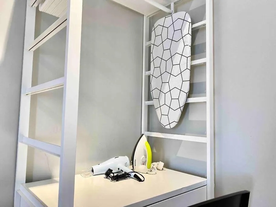 Tropicana 218 Macalister #Wondercolor #Infinity Pool #Georgetown #5Pax #2Br 2Bath #1King 1Queen 1Single #Quality Well Maintained #Private Host 0*, Джорджтаун Малайзия