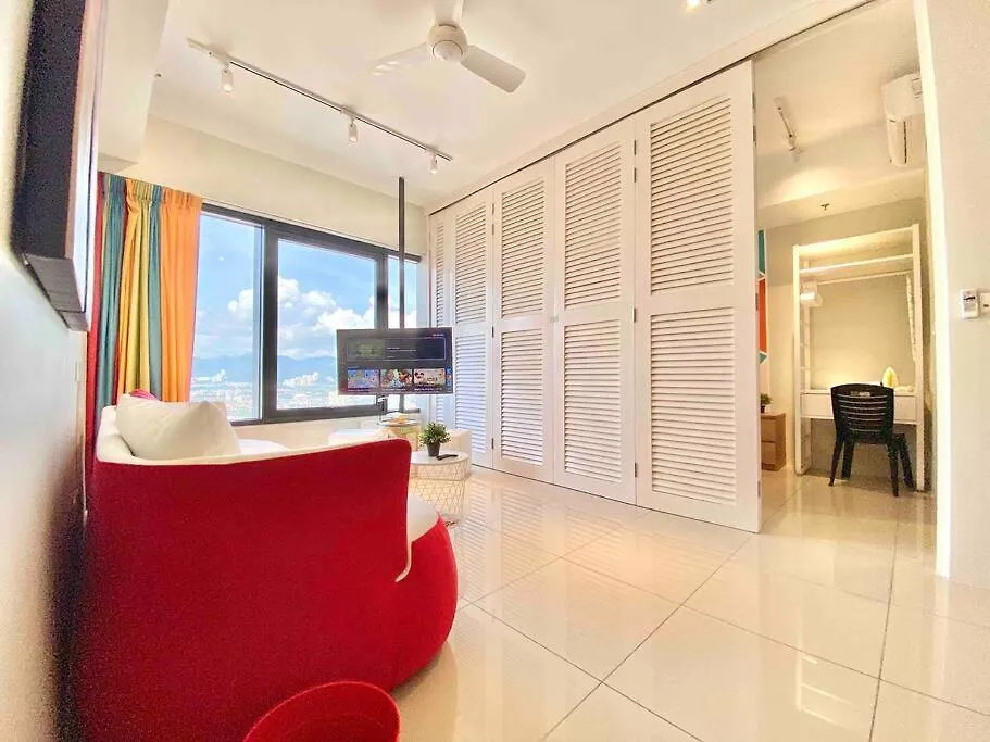 Tropicana 218 Macalister #Wondercolor #Infinity Pool #Georgetown #5Pax #2Br 2Bath #1King 1Queen 1Single #Quality Well Maintained #Private Host 0*, Джорджтаун Малайзия