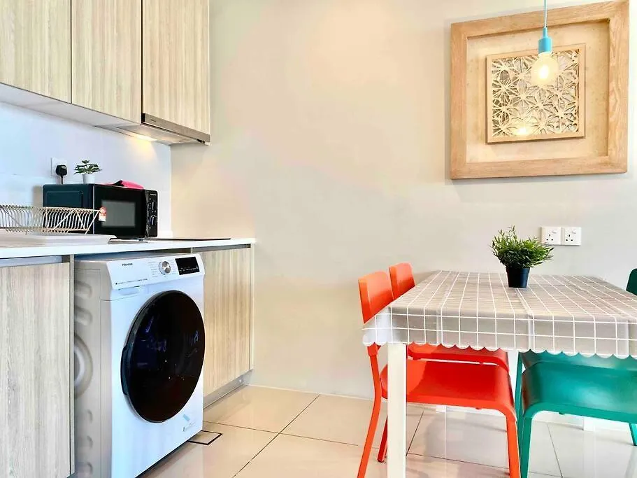 Tropicana 218 Macalister #Wondercolor #Infinity Pool #Georgetown #5Pax #2Br 2Bath #1King 1Queen 1Single #Quality Well Maintained #Private Host Апартаменты Джорджтаун