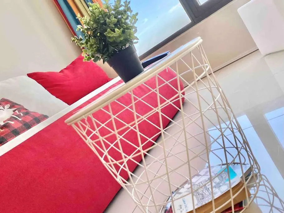 Апартаменты Tropicana 218 Macalister #Wondercolor #Infinity Pool #Georgetown #5Pax #2Br 2Bath #1King 1Queen 1Single #Quality Well Maintained #Private Host